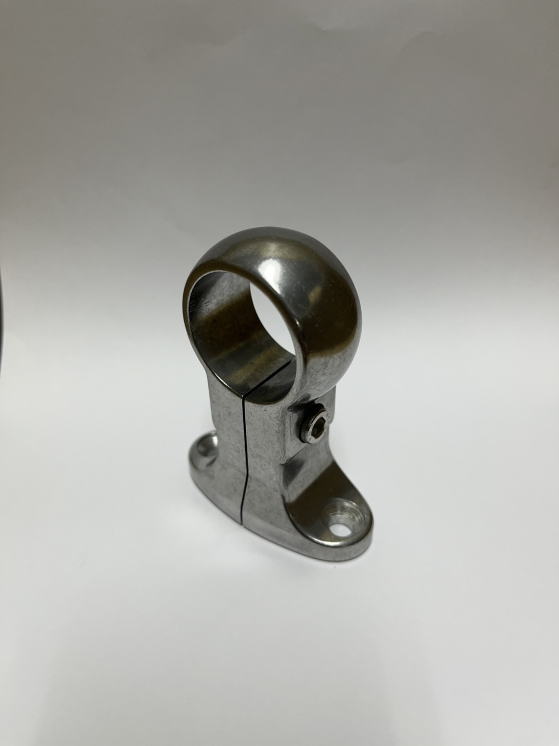 YC-7018 C-3 菸斗管座 通 低 1-1/4